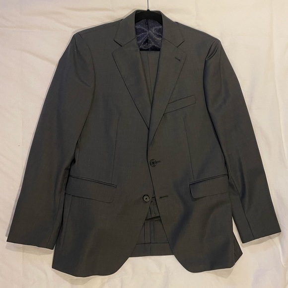 Alton Lane Tailored Fit Charcoal Gray Suit - Picture 1 of 8